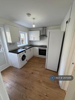 2 bedroom semi-detached house to rent, Foxburrows Avenue, Guildford, GU2