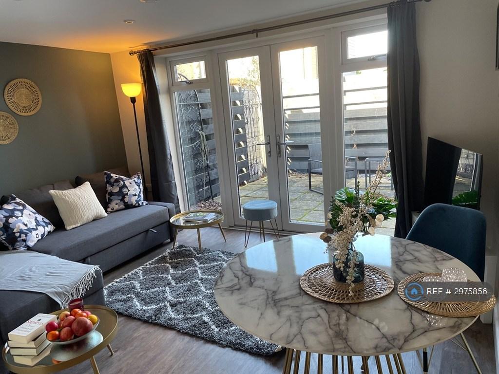 Apartment in Cambridge, Romsey - View 3