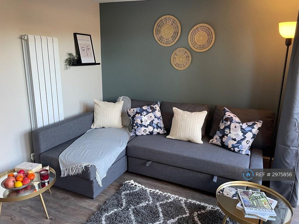 Apartment in Cambridge, Romsey - View 4