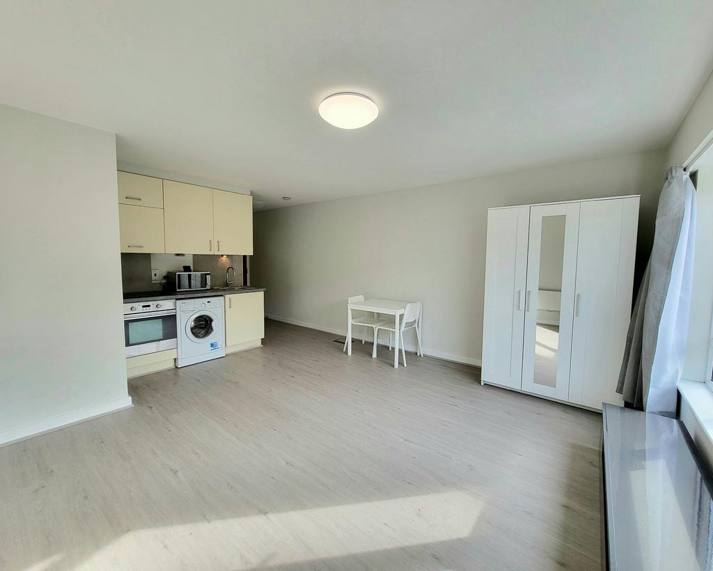 Apartment in London, Grahame Park, Colindale - View 4