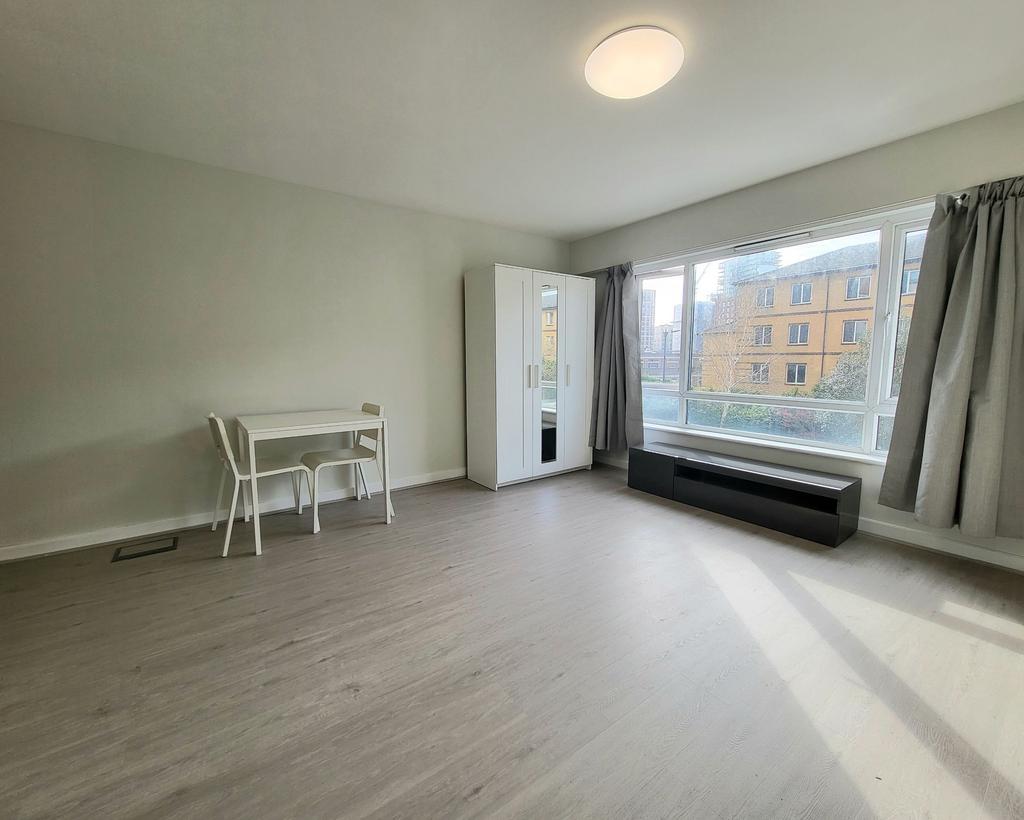 Apartment in London, Grahame Park, Colindale - More