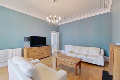3 bedroom flat to rent, Hillhead Street, Glasgow, G12