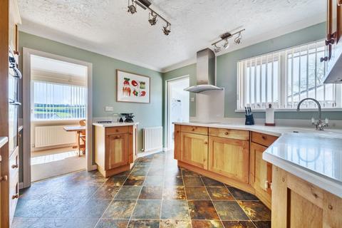 2 bedroom detached bungalow for sale, Port Lane Close, Chillington