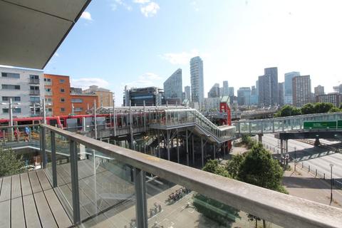 2 bedroom apartment to rent, Elektron Tower,  Blackwall Way, London
