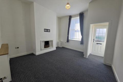 2 bedroom terraced house to rent, Regent Street Bury