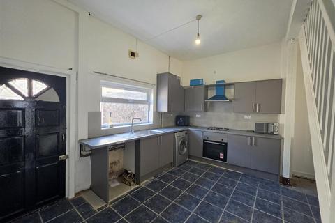 2 bedroom terraced house to rent, Regent Street Bury