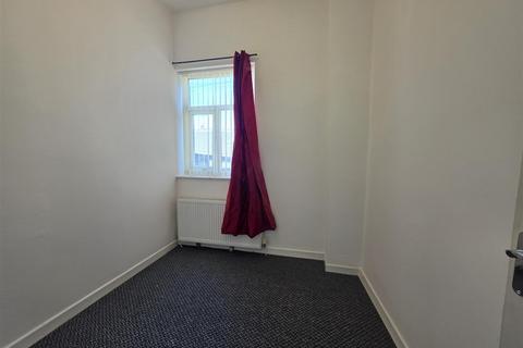 2 bedroom terraced house to rent, Regent Street Bury