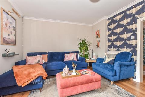 3 bedroom end of terrace house for sale, Beaver Road, Ashford TN23