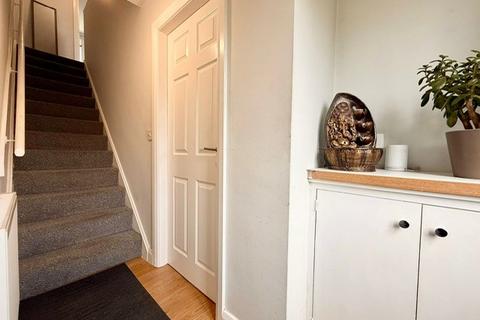 3 bedroom semi-detached house to rent, Buckingham Drive, LOUGHBOROUGH
