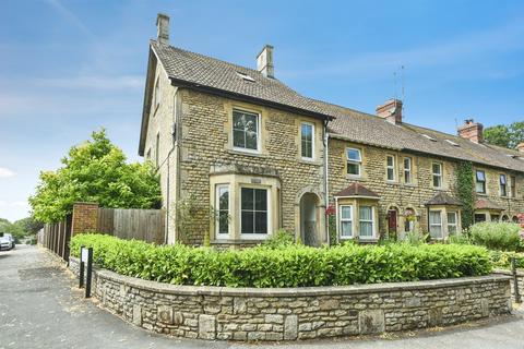 5 bedroom end of terrace house for sale, Wessington Avenue, CALNE