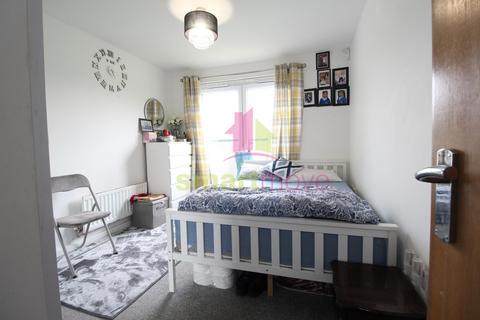 2 bedroom flat for sale, Medici Close, Goodmayes, Essex, IG3