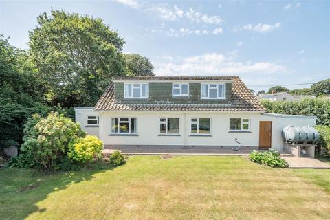 4 bedroom detached bungalow for sale, Mawnan Smith