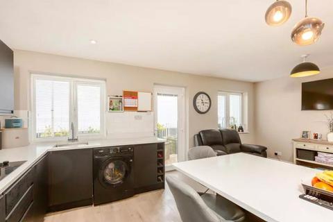 4 bedroom townhouse to rent, Marine Walk, Swansea