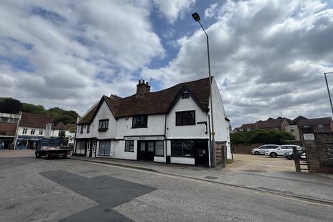 2 bedroom maisonette to rent, Church Street, CHESHAM