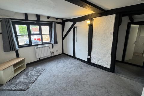 2 bedroom maisonette to rent, Church Street, CHESHAM