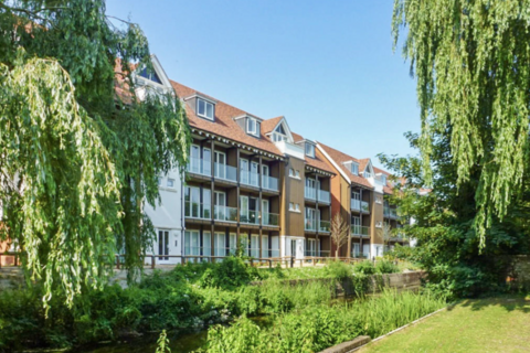 2 bedroom flat to rent, The Rope Walk, Canterbury, CT1
