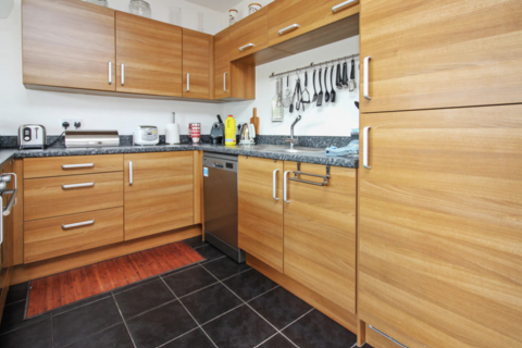 2 bedroom flat to rent, The Rope Walk, Canterbury, CT1