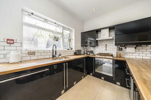 2 bedroom flat for sale, Portland Rise, London N4