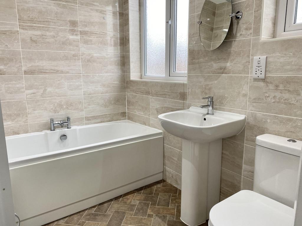 House in Leeds, West Yorkshire - View 5
