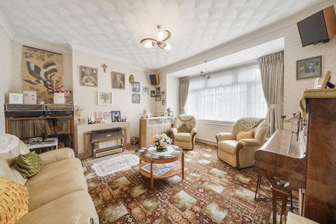 2 bedroom detached bungalow for sale, Cambridge Road, Carshalton, SM5