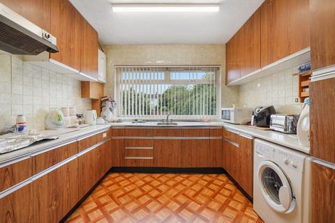 2 bedroom detached bungalow for sale, Cambridge Road, Carshalton, SM5