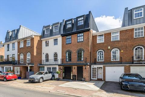 4 bedroom townhouse for sale, Vicarage Crescent, London SW11