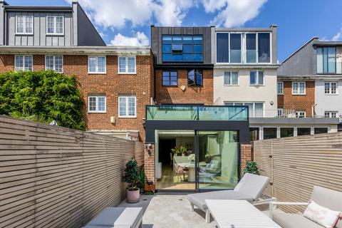 4 bedroom townhouse for sale, Vicarage Crescent, London SW11