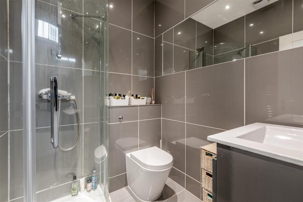 Apartment in Hove, Brunswick - View 5