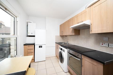 2 bedroom apartment for sale, Connaught Road, Stroud Green, N4