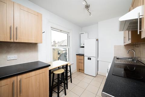 2 bedroom apartment for sale, Connaught Road, Stroud Green, N4