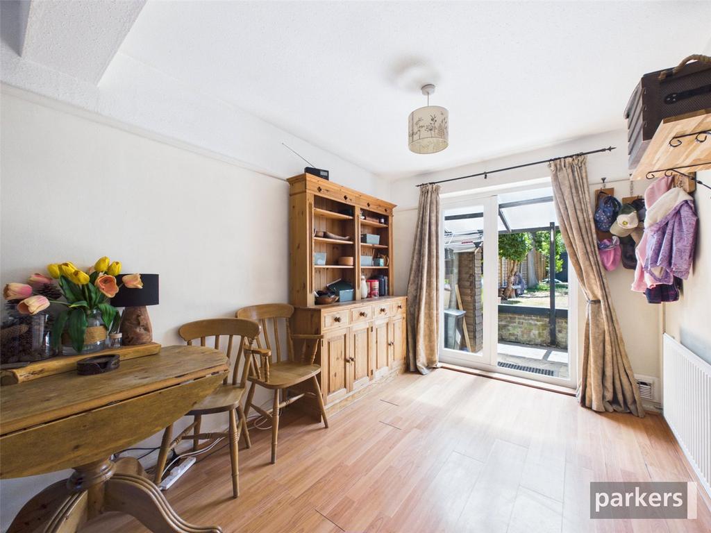 Redhatch Drive, Reading RG6 - View 4