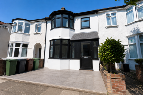 4 bedroom house to rent, Netherfield Gardens, Barking, IG11