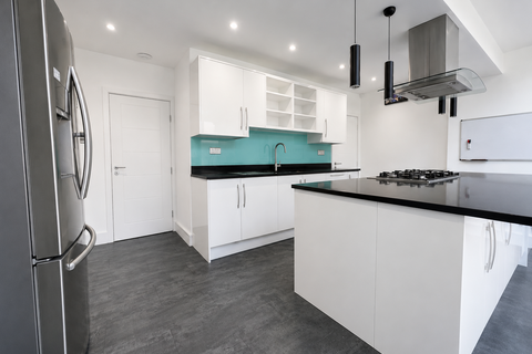 4 bedroom house to rent, Netherfield Gardens, Barking, IG11