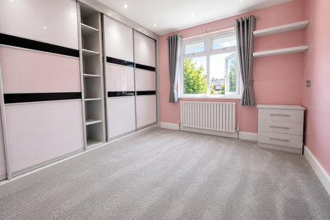 4 bedroom house to rent, Netherfield Gardens, Barking, IG11