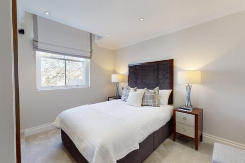 2 bedroom flat to rent, Kensington Gardens Square