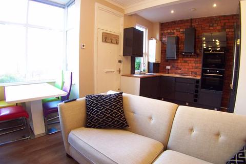3 bedroom terraced house for sale, Beechwood Mount, Leeds