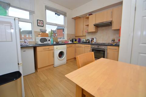 3 bedroom terraced house to rent, Meanwood Road, Meanwood LS6