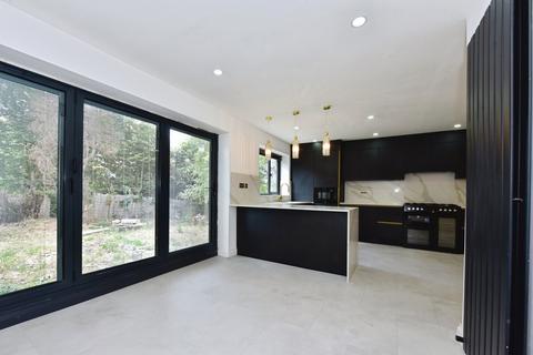 4 bedroom semi-detached house for sale, Greenwood Crescent, Sheffield, South Yorkshire, S9