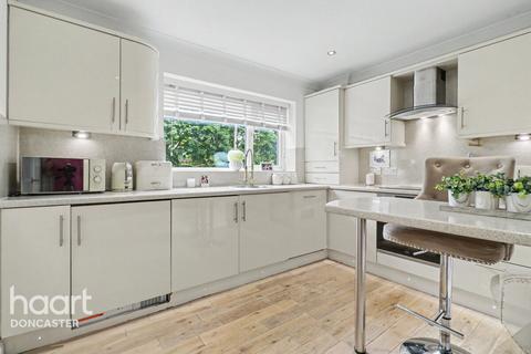 3 bedroom semi-detached house for sale, Hund Oak Drive, Hatfield. Doncaster