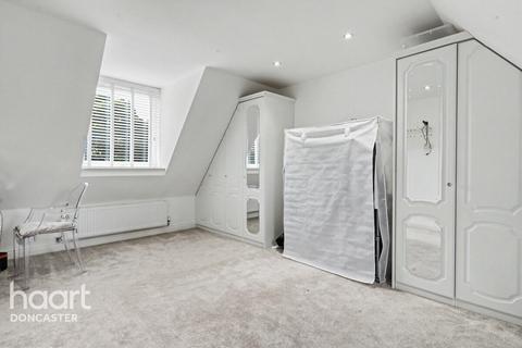 3 bedroom semi-detached house for sale, Hund Oak Drive, Hatfield. Doncaster