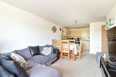 2 bedroom apartment for sale, Howlands Court, Crawley RH10