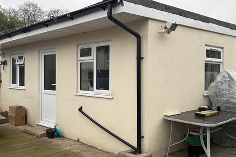 Studio to rent, West Drayton