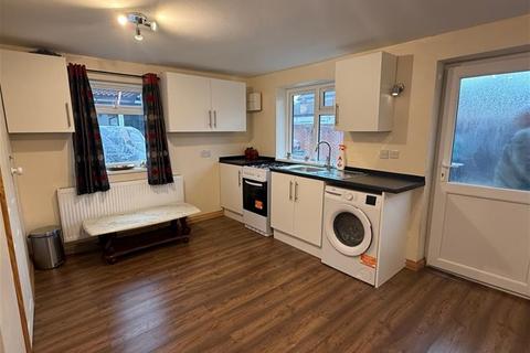 Studio to rent, West Drayton