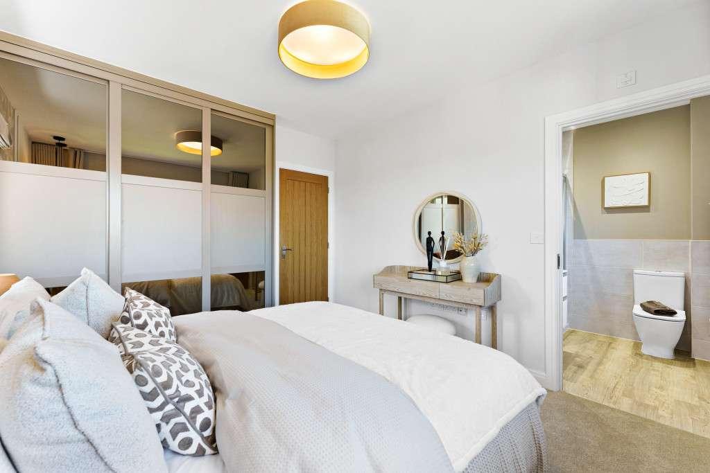 Master bedroom, en suite
