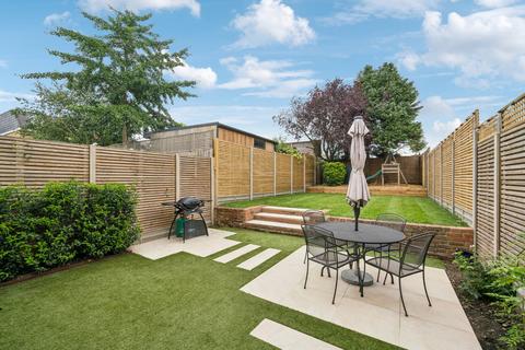 Rosslyn Avenue, Barnes, London, SW13