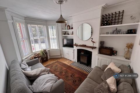 3 bedroom terraced house to rent, Hitchin Road, Luton, LU2