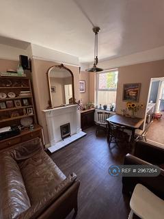 3 bedroom terraced house to rent, Hitchin Road, Luton, LU2