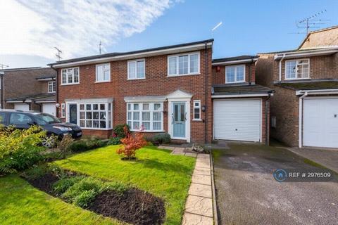 4 bed semi-detached house for rent in Minley Close, Farnborough, GU14