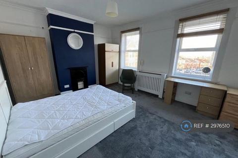 4 bed terraced house for rent in Jubilee Road, Exeter, EX1