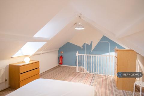 5 bedroom terraced house to rent, Hanover Street, Swansea, SA1